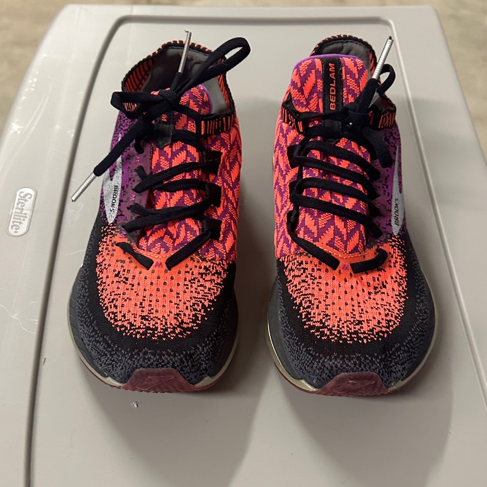 Brooks  Bedlam Women’s Athletic Sneakers in Black, Pink, Orange EUC